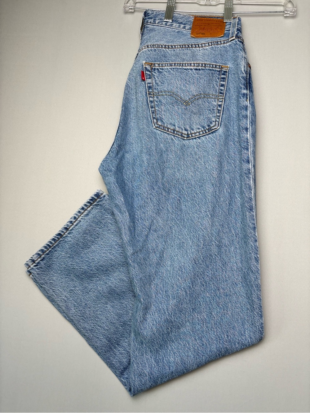 Levi’s 501 Premium W30 Light Wash Mom Jeans Button Fly Straight Leg 90s Denim